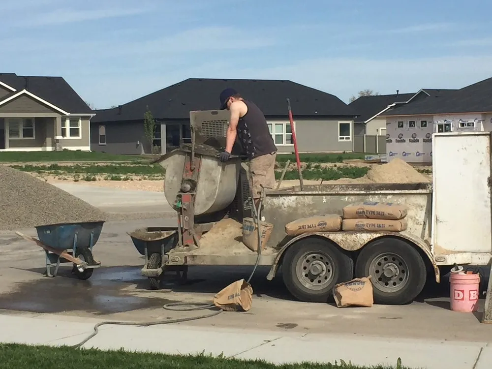 Expert yard cleanup service in Meridian, ID by Curbing Guy