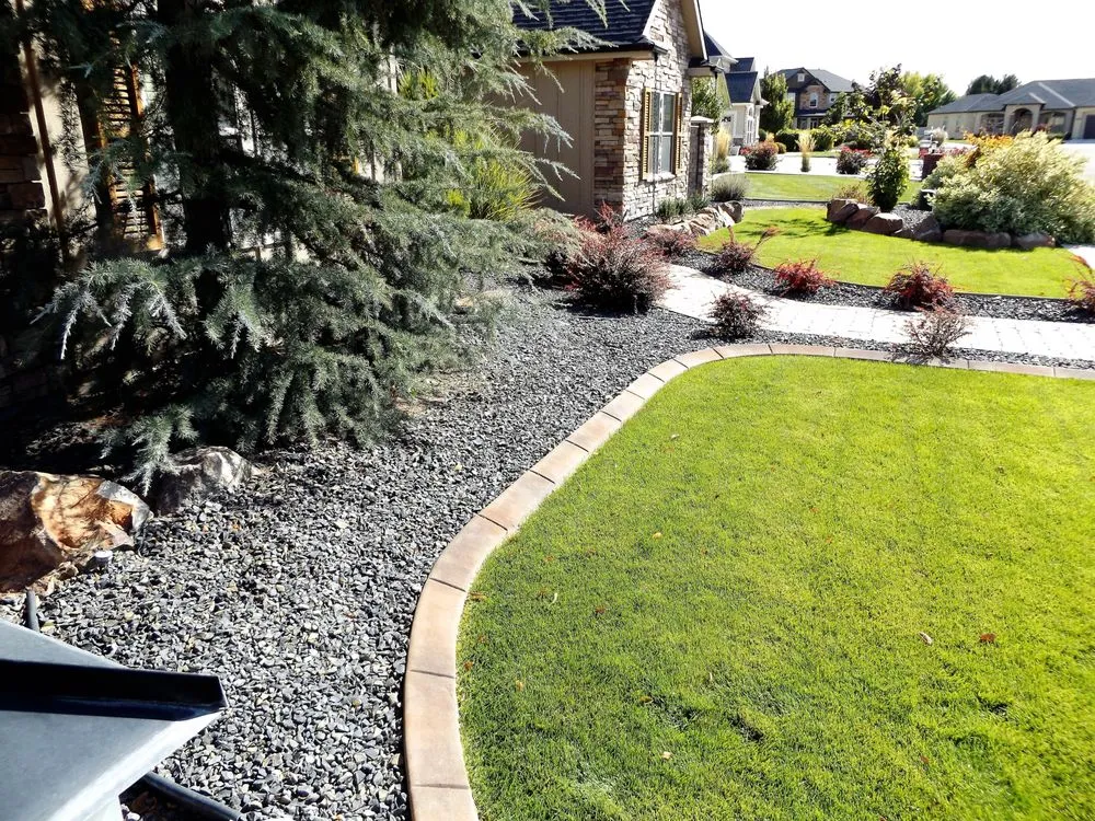 Top-rated yard cleanup service in Meridian, ID by Curbing Guy