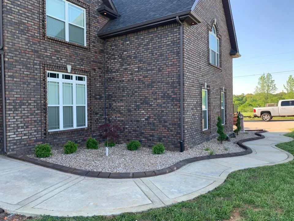 Custom yard cleanup service experts serving Palmyra, TN - Curbpro Custom Concrete