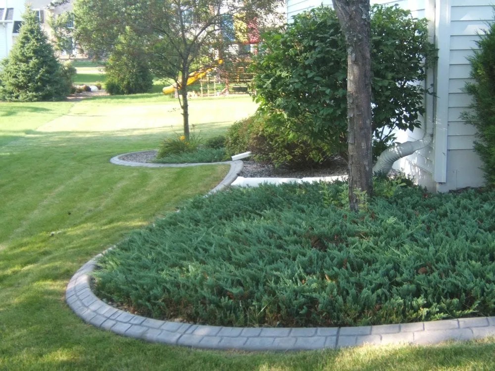 Custom garden landscaping for beautiful yards across Black Creek, WI - Curbscape