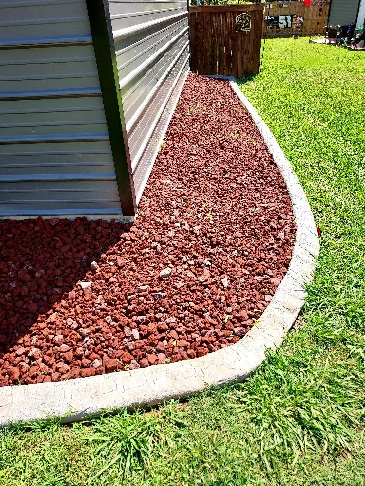 Professional yard maintenance experts serving Mint Hill, NC - Curbscape Carolina