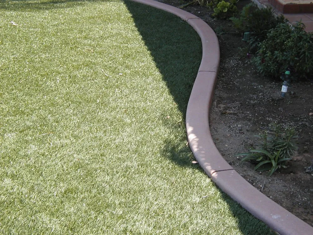 Reliable yard maintenance in El Cajon, CA by Curbscape