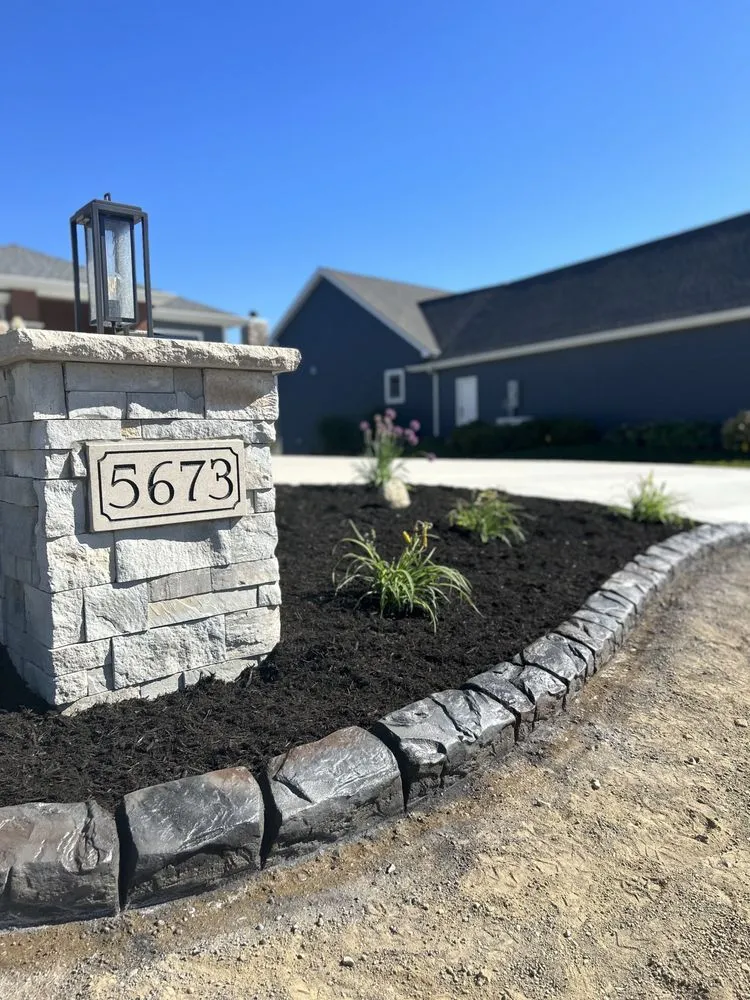 Custom landscape installation experts serving Fort Wayne, IN - Curbscapes