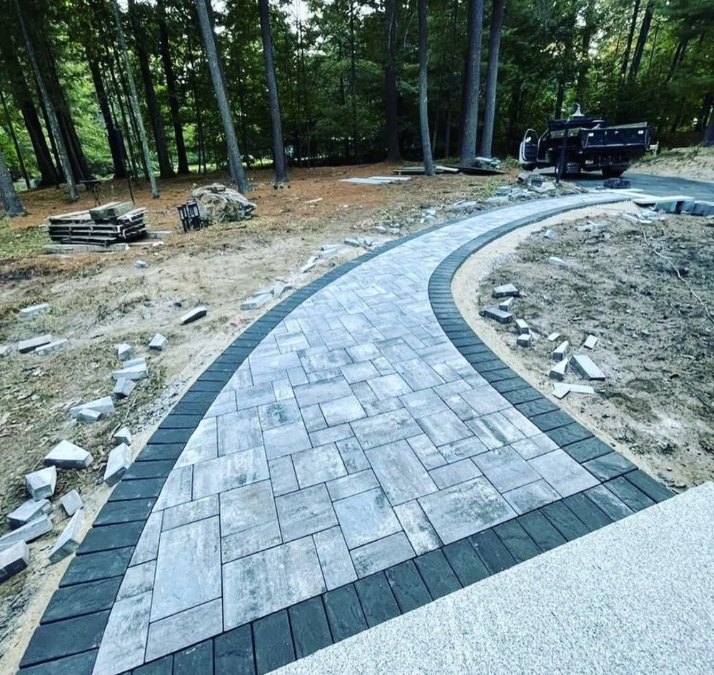 Local lawn care service in Fort Wayne, IN by Curbscapes