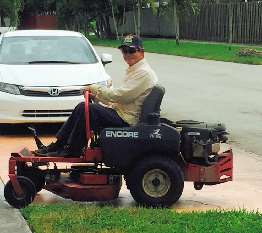 Custom lawn mowing service in Miami, FL by Curbside Creations