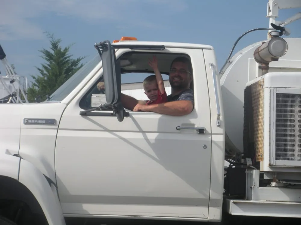 Affordable lawn care service in Elkton, VA - Curbside Leaf Removal