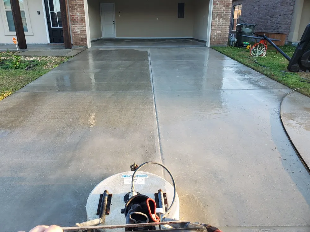 Top-rated landscaping services in Prairieville, LA by Curbside Solutions