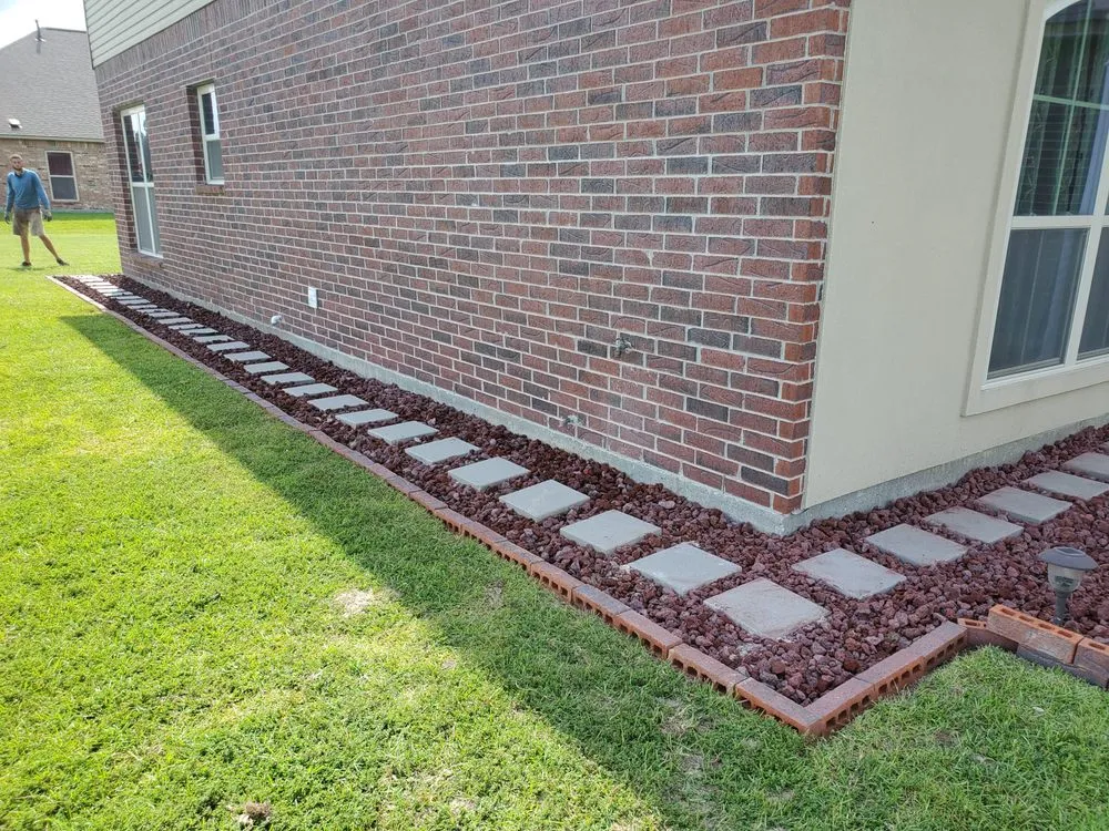 Custom yard maintenance in Prairieville, LA by Curbside Solutions