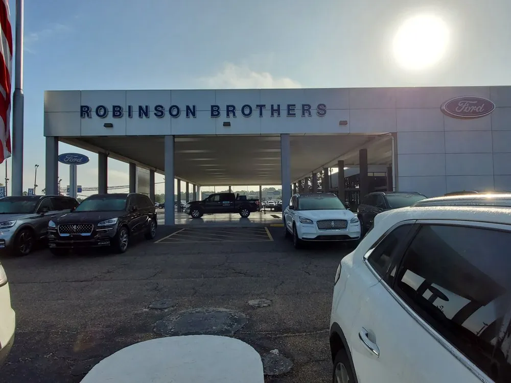 Local lawn mowing service for beautiful yards across Prairieville, LA - Curbside Solutions