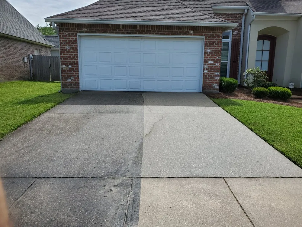 Professional yard maintenance in Prairieville, LA - Curbside Solutions