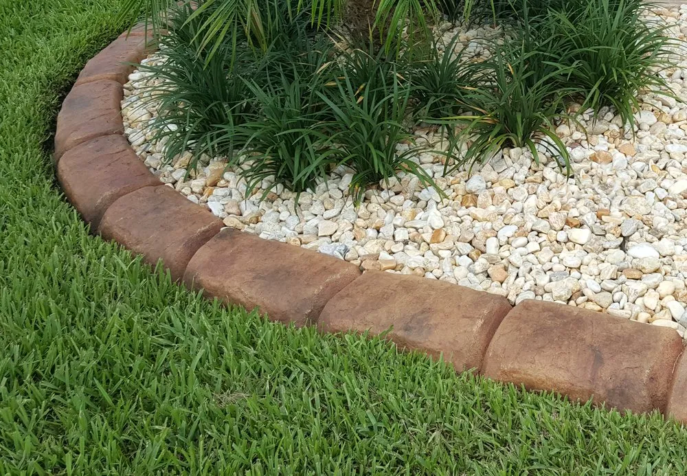 Reliable lawn mowing service in Cumming, GA - Curbtastic Curbs