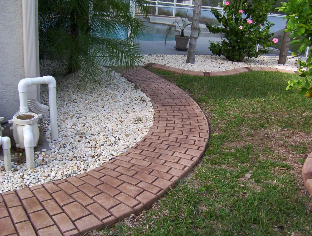 Trusted lawn care service experts serving Syracuse, UT - Curbworks Decorative Curbing