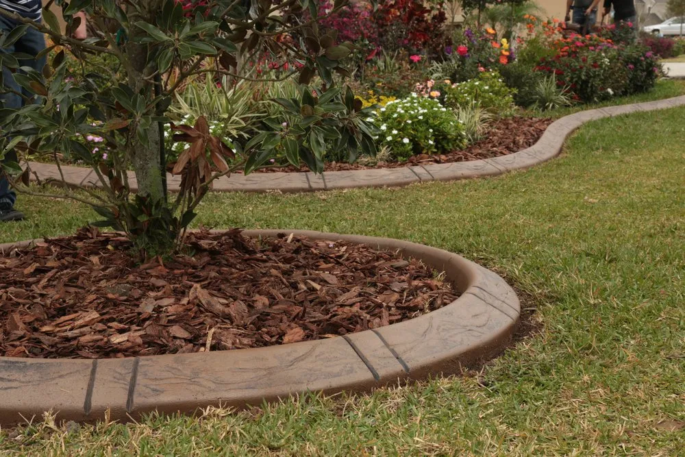 Professional residential landscaping in Syracuse, UT by Curbworks Decorative Curbing