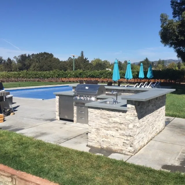 Professional yard maintenance experts serving Santa Rosa, CA - Curry Landscaping