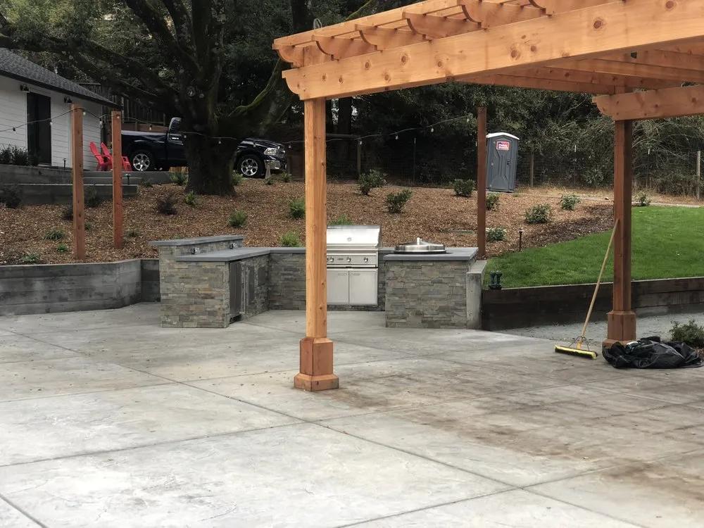 Top-rated yard maintenance for year-round maintenance across Santa Rosa, CA - Curry Landscaping