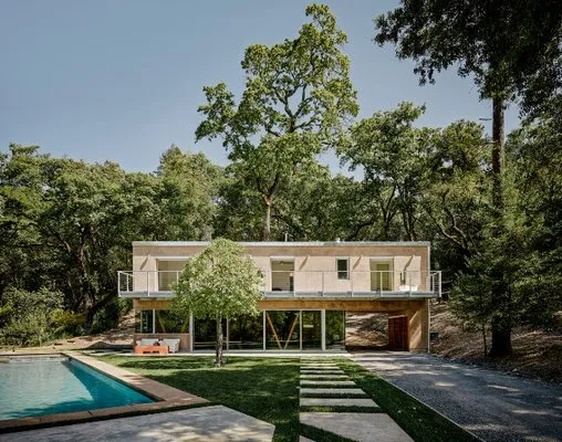 Curry Landscaping Logo