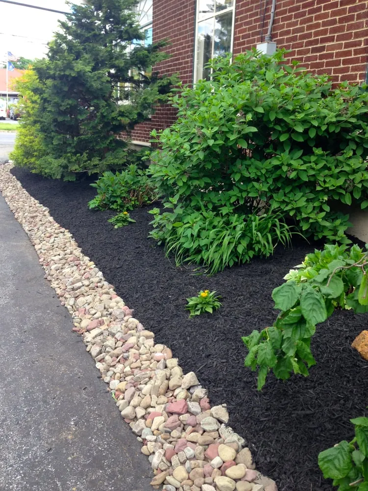 Custom lawn care service in Allentown, PA by Curry Lawn Care