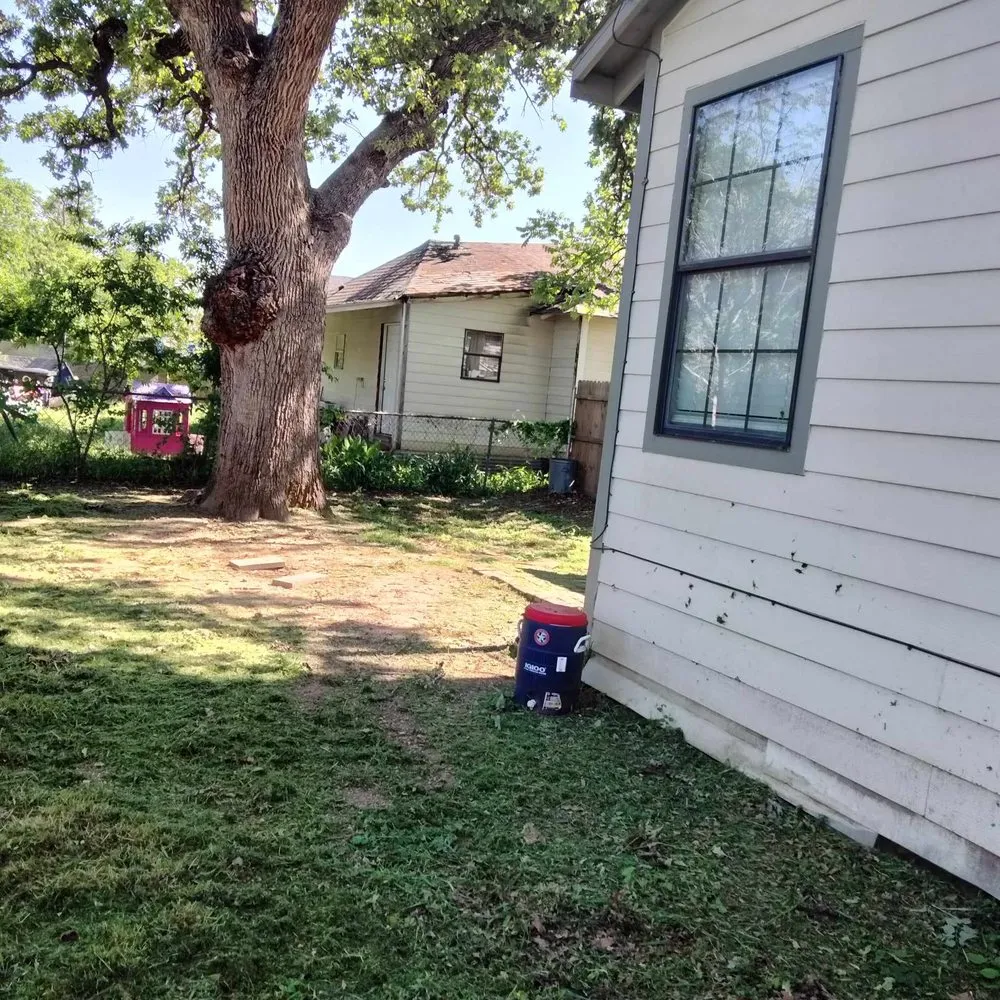 Top-rated yard maintenance in Cleburne, TX by Curtis Lawn Care