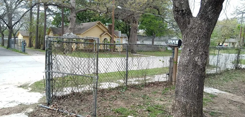 Expert lawn mowing service in Cleburne, TX - Curtis Lawn Care