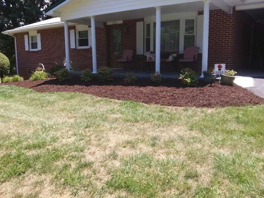 Local yard maintenance experts serving Piney Flats, TN - Curtis Lawn Maintenance
