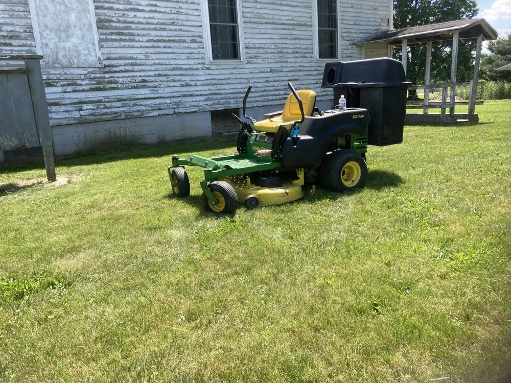 Expert yard maintenance in Thornville, OH by Curtis Lawns