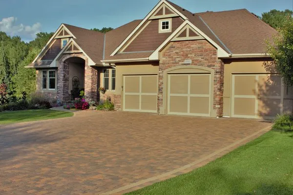 Custom Construction Services Logo