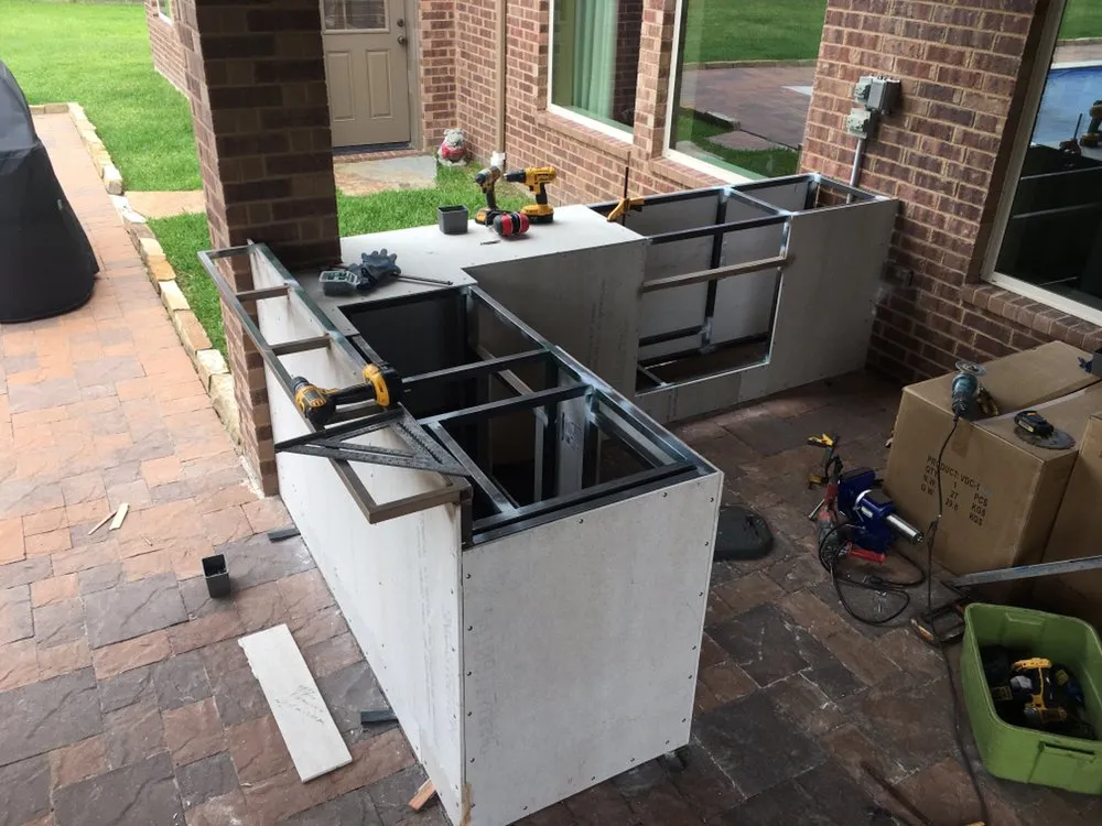 Professional residential landscaping in League City, TX by Custom Courtyards Design and Landscaping