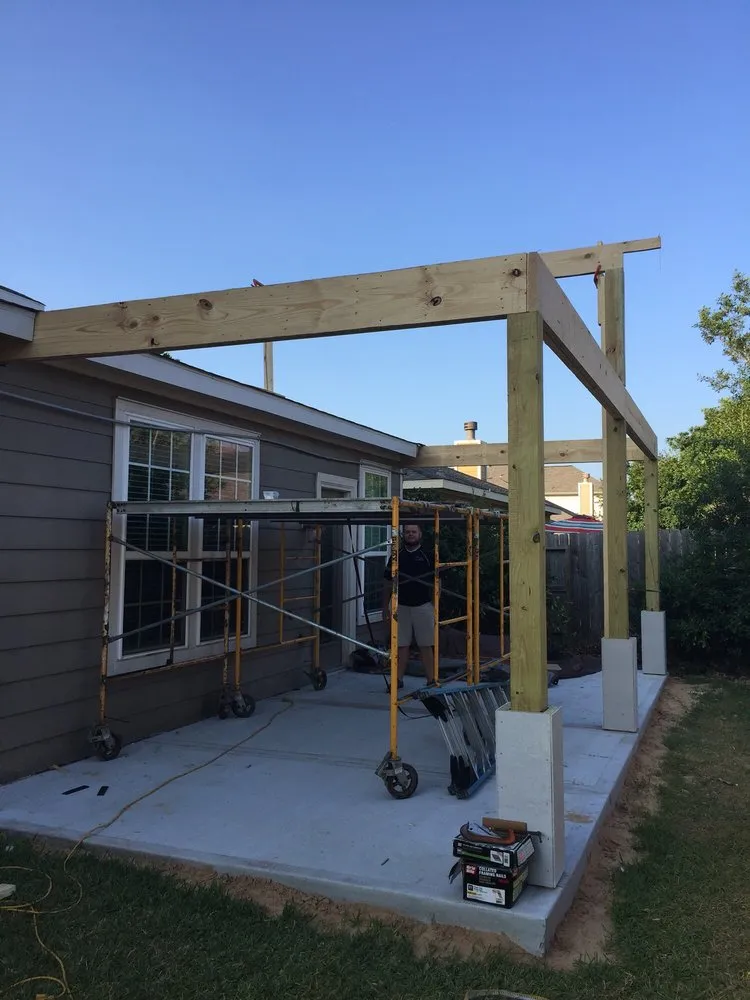 Local residential landscaping for year-round maintenance across League City, TX - Custom Courtyards Design and Landscaping