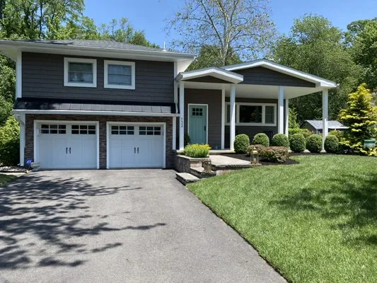 Custom Creations Landscaping Logo