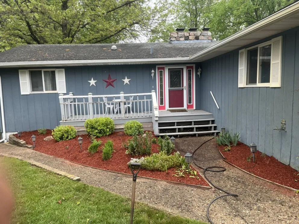 Trusted yard cleanup service experts serving Crown point, MI - Custom Creeks