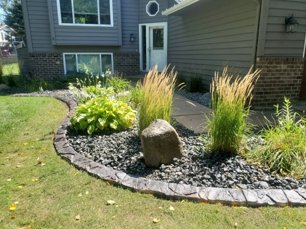 Top-rated yard cleanup service in Rosemount, MN - Custom Curb Appeal