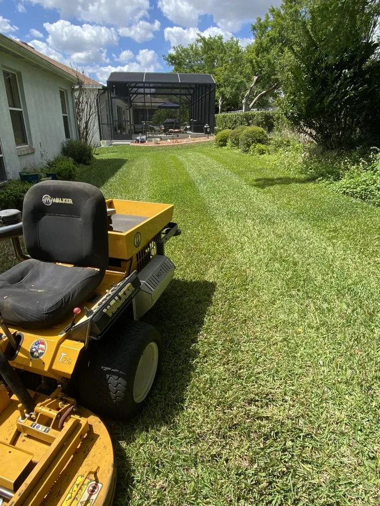 Top-rated landscaping services in Fruitland Park, FL by Custom Cut