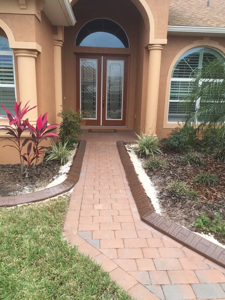 Top-rated landscape installation in Haines City, FL - Custom Edge Landscape Curbing