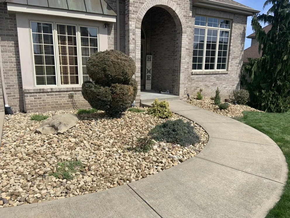Affordable landscaping services for beautiful yards across Bethel Park, PA - Custom Edge Lawn And Landscape