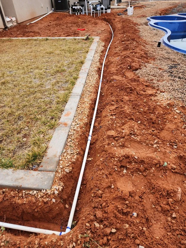 Local yard cleanup service experts serving Saint George, UT - Custom Escapes