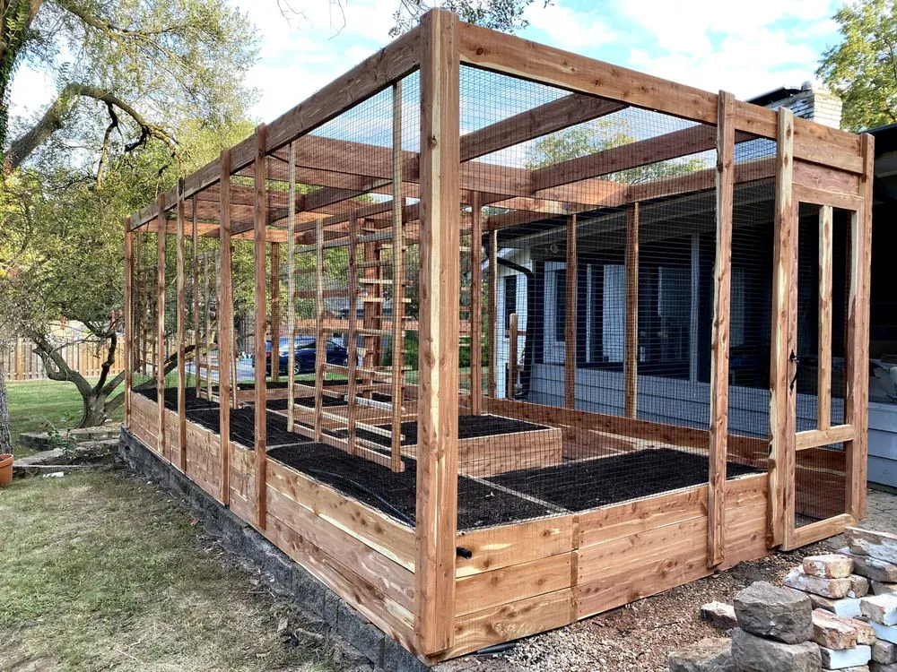 Local lawn care service experts serving St. Louis, MO - Custom Foodscaping