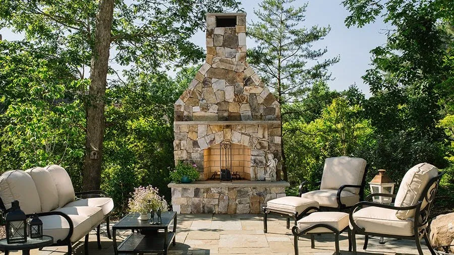 Expert lawn mowing service experts serving Yorktown, VA - Custom Gardens