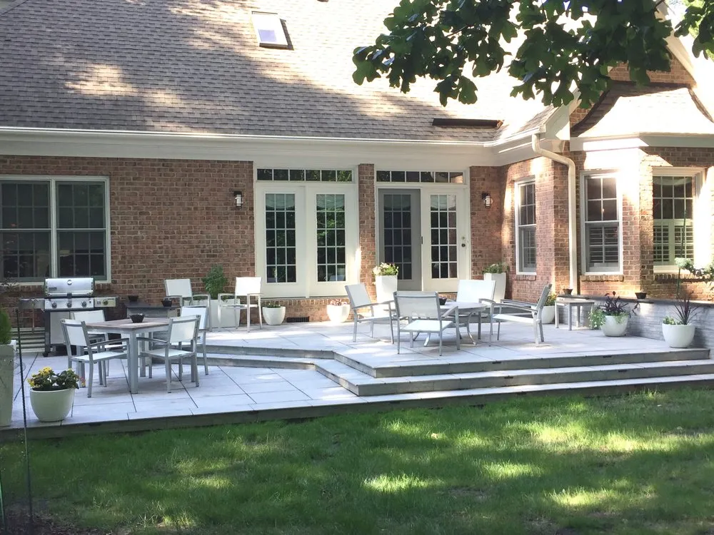 Professional landscaping services experts serving Yorktown, VA - Custom Gardens