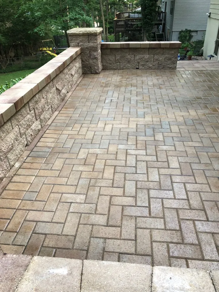 Local yard cleanup service in Decatur, IL by Custom Landscapes