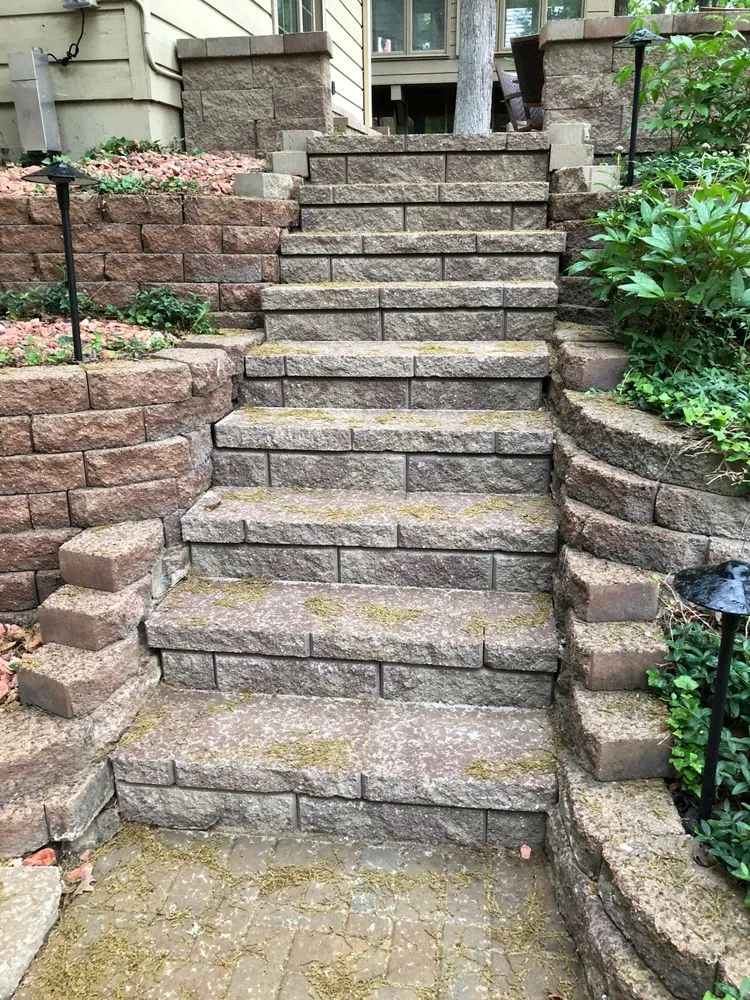 Local yard maintenance in Decatur, IL by Custom Landscapes
