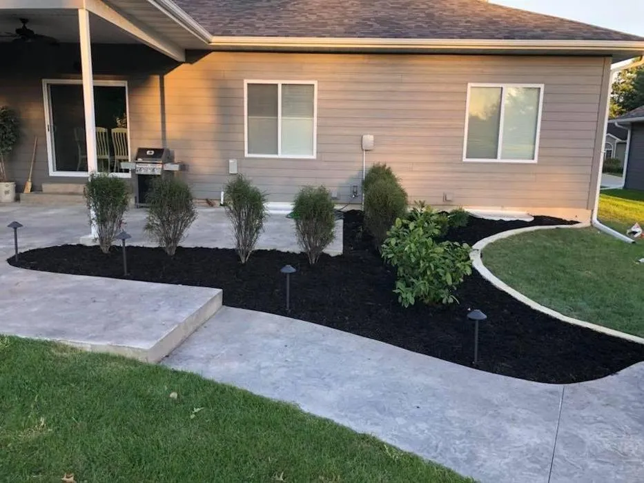 Local landscape design experts serving North Liberty, IA - Custom Landscapes