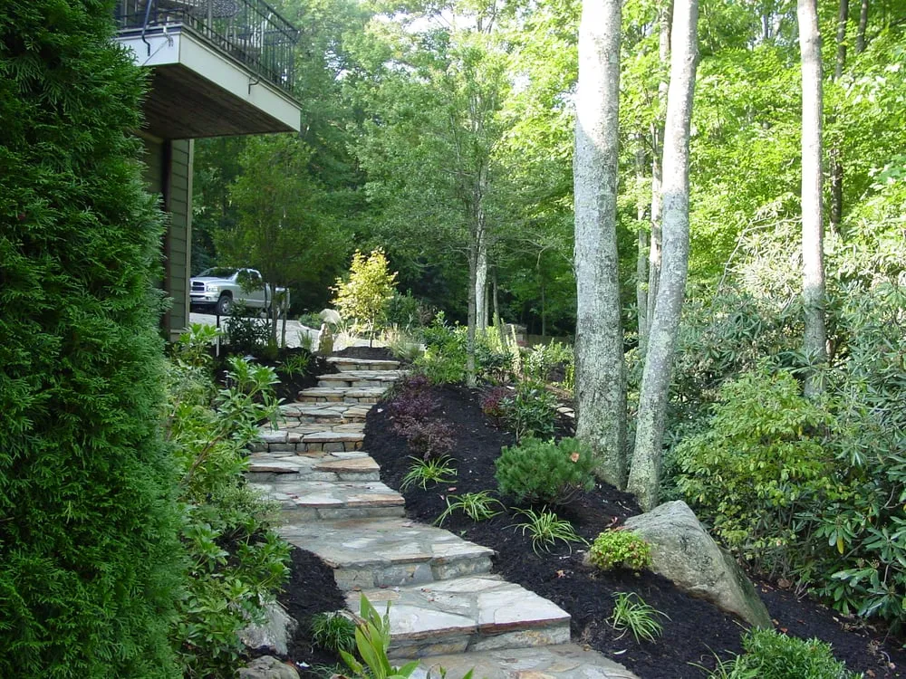 Affordable landscape design experts serving Greenviile, SC - Custom Landscaping and Design Inc.