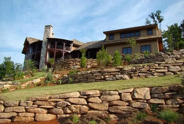 Expert landscape design for homes across Greenviile, SC - Custom Landscaping and Design Inc.