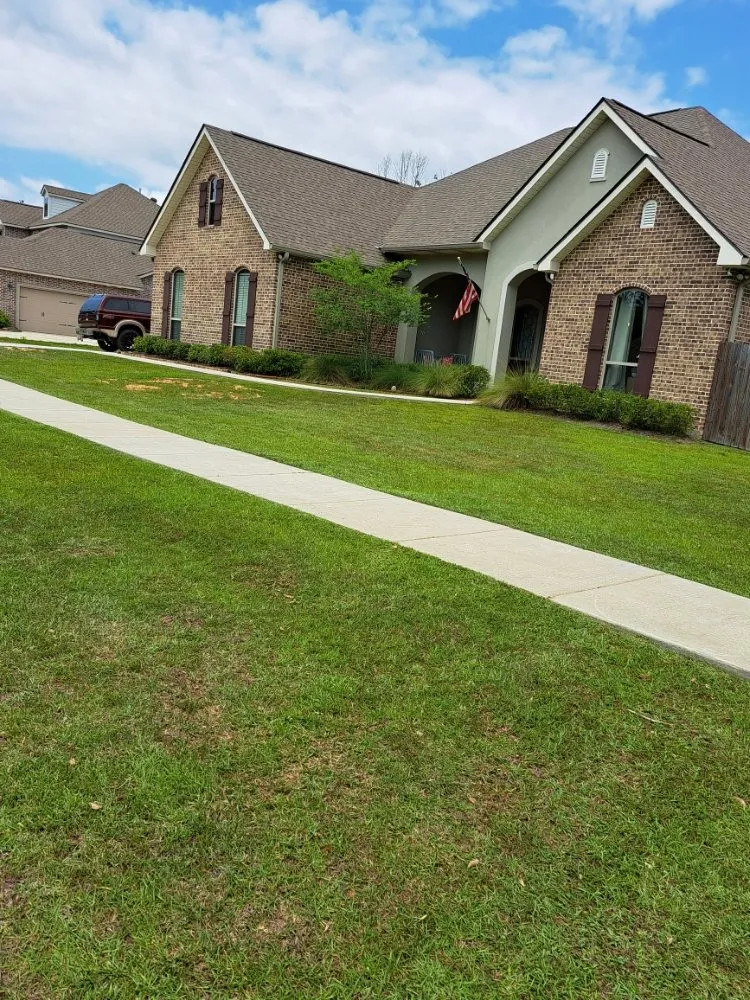 Custom outdoor landscaping in Mandeville, LA - Custom Lawncare ByJohn
