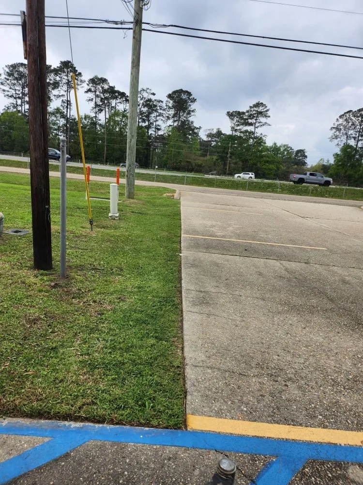 Trusted lawn mowing service for year-round maintenance in Mandeville, LA by Custom Lawncare ByJohn