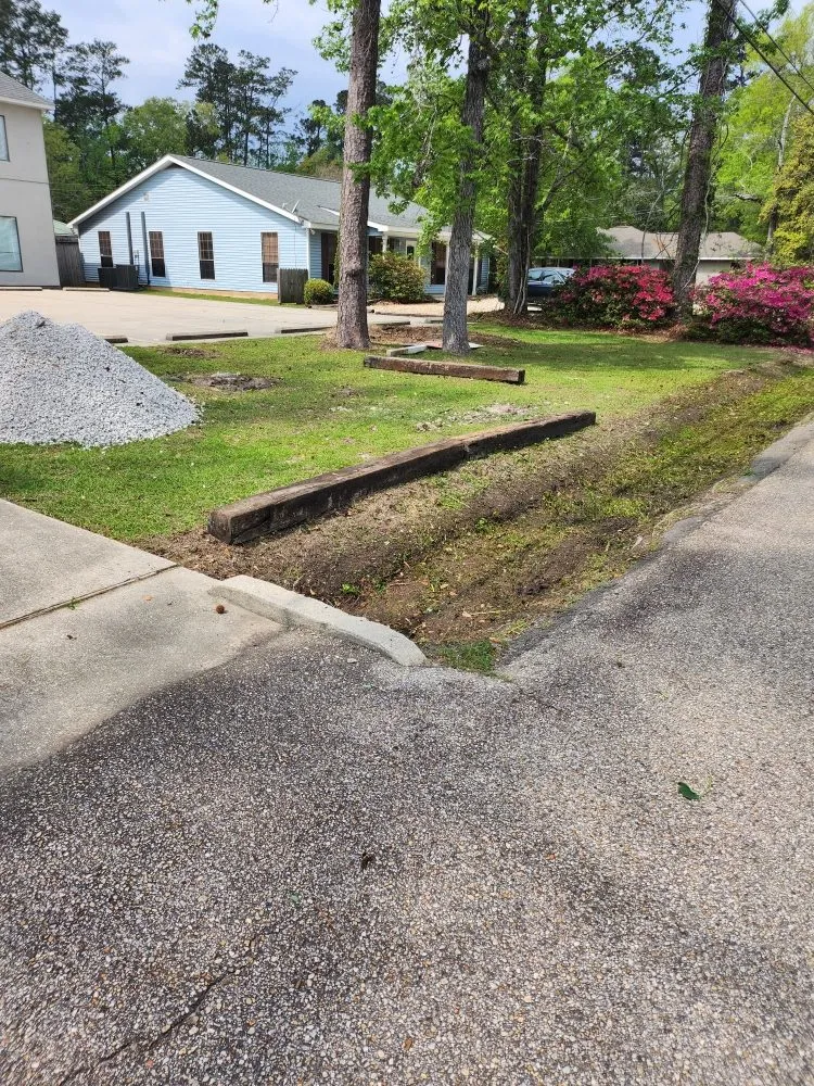 Trusted lawn care service for beautiful yards across Mandeville, LA - Custom Lawncare ByJohn