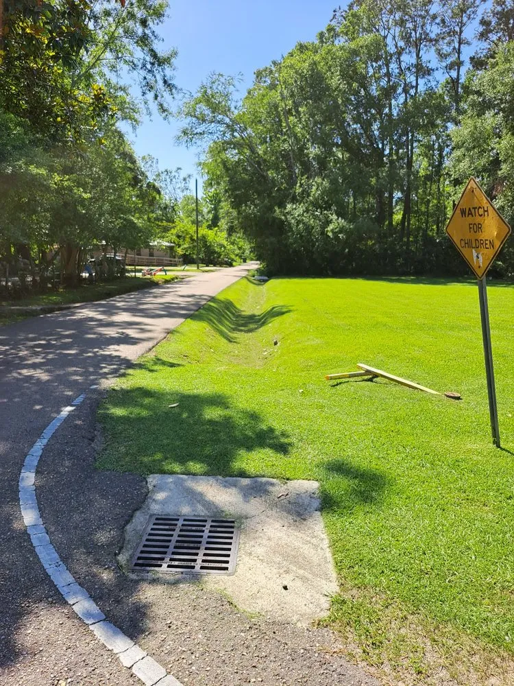 Trusted lawn care service with custom design across Mandeville, LA - Custom Lawncare ByJohn