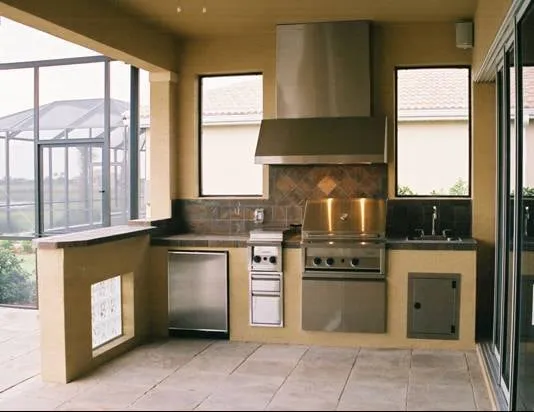 Expert yard cleanup service for year-round maintenance across Naples, FL - Custom Outdoor Creations of SWFL