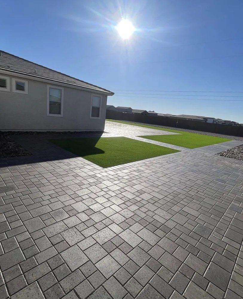 Affordable garden landscaping in Glendale, AZ by Custom Outlooks