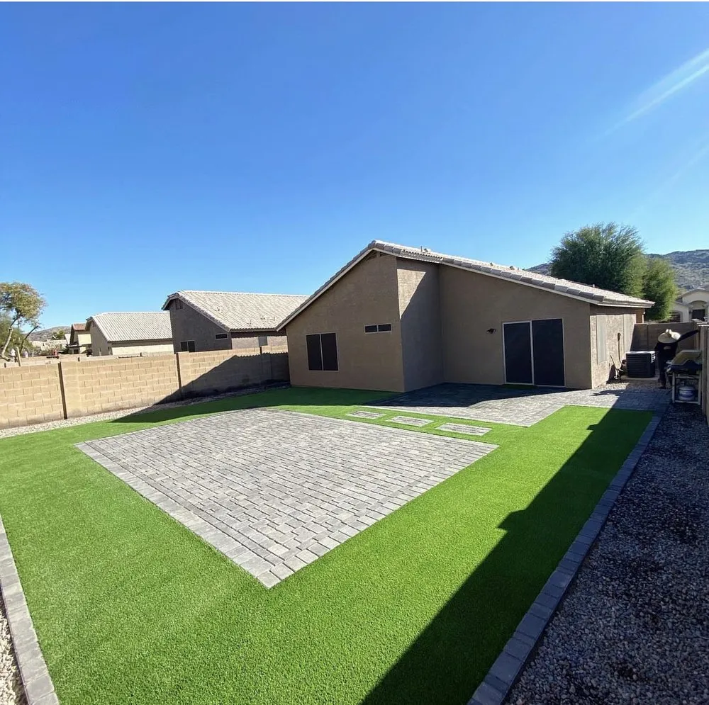 Professional landscaping services experts serving Glendale, AZ - Custom Outlooks